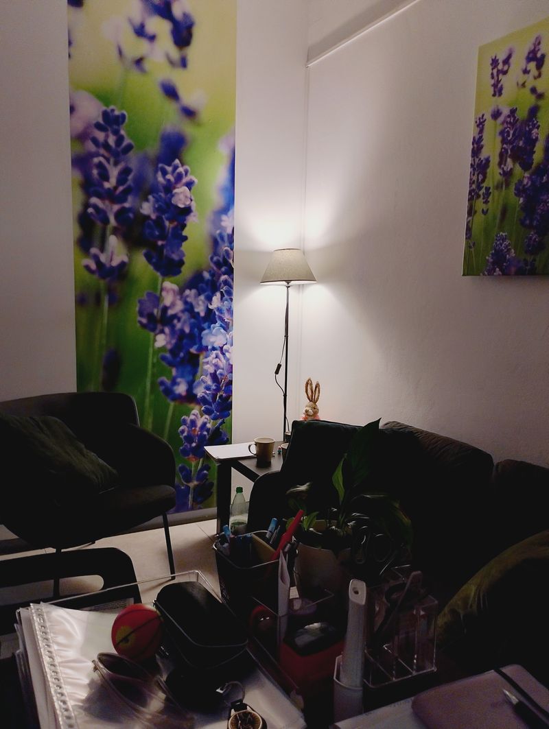 Gabinet psychologiczny Super Ego w Opocznie — przytulna przestrzeń z lawendową dekoracją